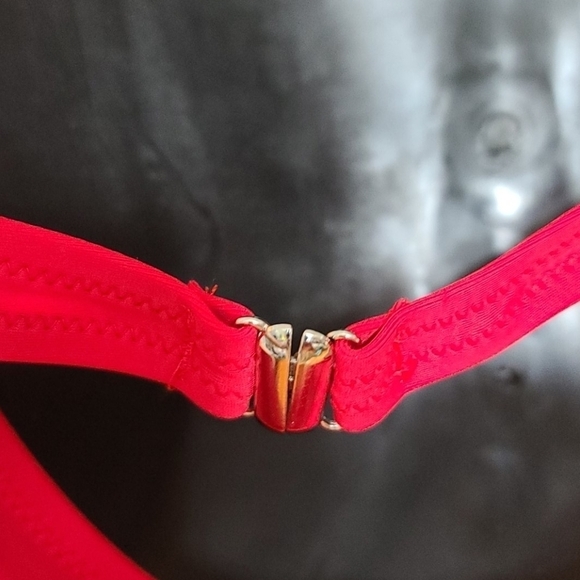 Unique & Classic NWT halter style red swim top XXL - Picture 3 of 5